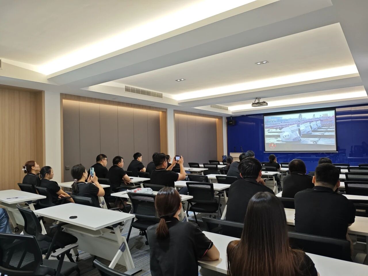 68b7f32001df5.jpg 微信图片_2025-09-03_154855_370.jpg